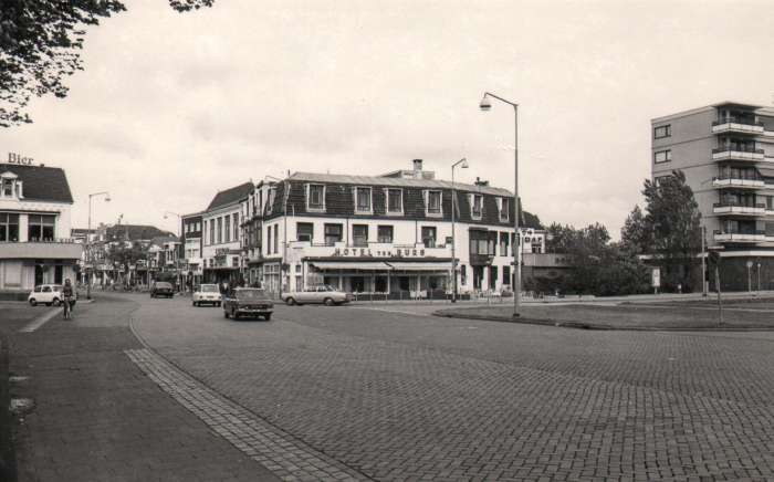 Hoek Breestraat 
Hoek Breestraat met hotel Den Burg
Keywords: bwijk sloop hotel