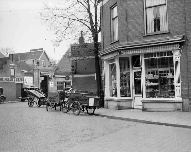 Zeestraat hoek Koningstraat 
Warme Bakker 
Keywords: bwijk sloop zeestraat