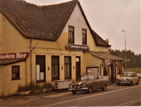 Koffiehuis de Klomp
Koffiehuis de Klomp 1975 
foto Andre Mebel 
Keywords: bwijk sloop Koffiehuis de Klomp