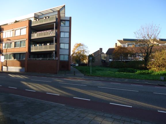 Alkmaarseweg 15 november 2018 Appartementencomplex de Raep 
Apartenmentencomplex waar eens kapper Kuijs zijn zaak had.
Keywords: Bwijk