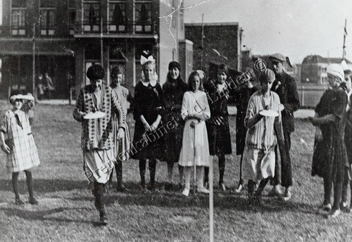 Met o.a. A. Franck, G. v.d. Meij, A. de Boer, M. Snijders, M. Mooy, M.de Goede, A. de Boer, Franck, T.Zuiderduin, M. v.d. Meij, F. Grapendaal  anno 1926
Keywords: waz franck, meij, boer, snijders mooy goede zuiderduin grapendaal