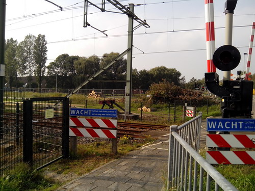 Aagtenpoort
Voetgangers oversteek spoorwegovergang Aagtenpoort.
4 oktober 2015
Keywords: Bwijk Spoorsingel