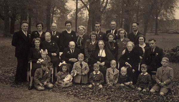 Familie  E Koopman
Kloosterfeest  bij Zuster Agnella in Rijswijk 

foto fam koopman
Keywords: bwijk familie