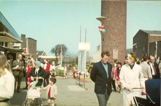 5 Mei markt 1968
Keywords: volksfeesten bwijk