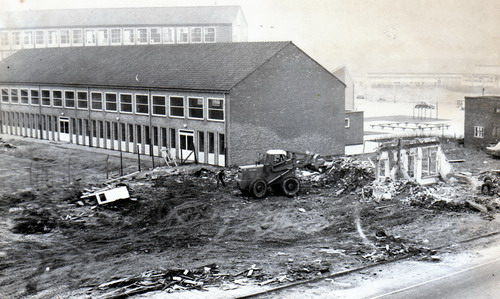 Alkmaarseweg
Sloop van het eerste gedeelte van de Alkmaarseweg    Foto Hans Blom
Keywords: bwijk alkmaarseweg