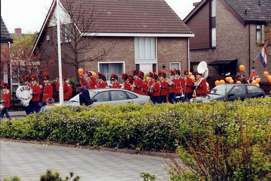 Arion
Arion 1998. Het was echt een optocht als Arion door het dorp ging.
Keywords: waz Arion