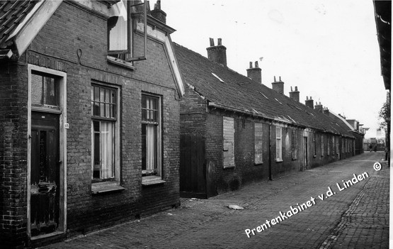 Hobbestraat (Hobbesteeg)
Straat der krotten   Foto Hans Blom
Keywords: bwijk Hobbestraat