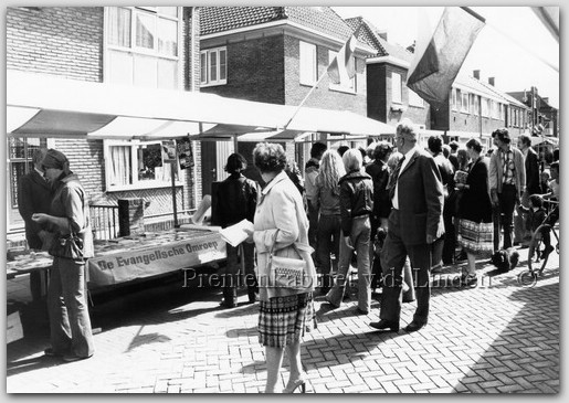 Braderie
Braderie aan de Voorstraat
Keywords: waz voorstraat braderie