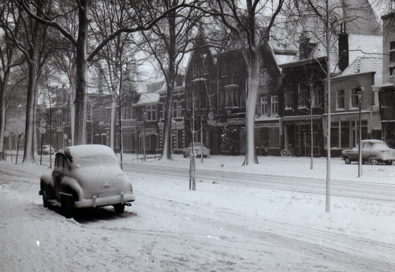 Breestraat
Breestraat in de sneeuw   Foto Hans Blom
Keywords: bwijk breestraat