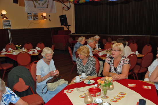 Personen uit dorp
in cafe de Zon tante werd 80 jaar

eigenfoto
Keywords: waz personen