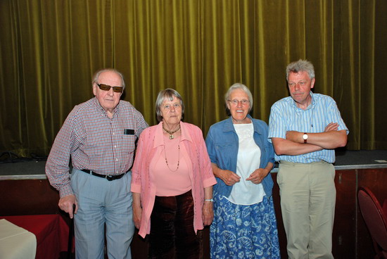 Personen uit dorp
De Broers en Zussen Kunnen,  Arie, Margaretha, Joke en Jos

eigenfoto
Keywords: waz personen kunnen