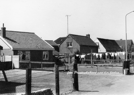 Duinweg Wijk aan Zee
Duinweg jaren 70 Fam Ijzerman
Keywords: waz duinweg