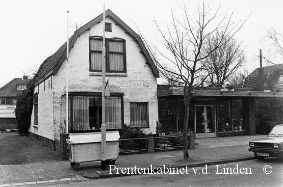 Groenelaan
Groenelaan  foto J. v.d. Linden
Keywords: bwijk groenelaan