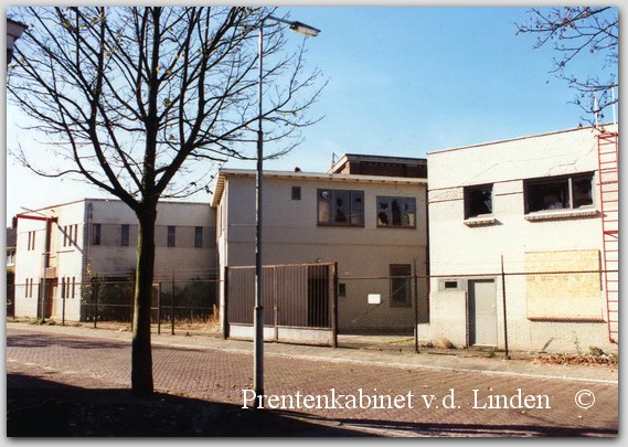 Grote Houtweg
Grote Houtweg  met Ceta Bever gebouw   foto J. v.d. Linden
Keywords: bwijk grote houtweg ceta bever