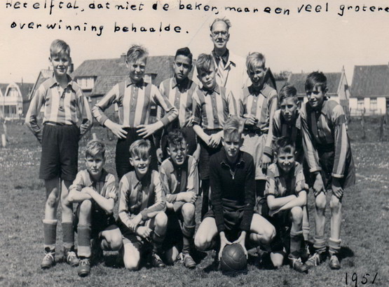 Heilighartschool Wijk aan Zee
H. Hartschool voetbalclub anno 1951
Keywords: waz heilighartschool wijk aan zee