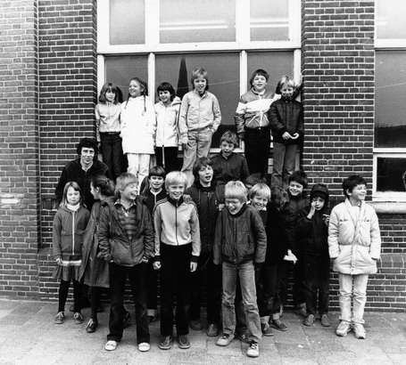 H Hartschool wijk aan zee
H Hartschool April 1982
Keywords: waz h hartschool