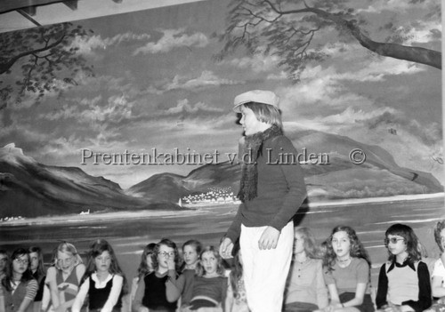 Heilig Hartschool
Musical Vissers en Stropers 1974
Keywords: waz h hartschool