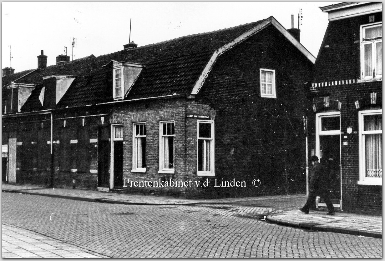 H. Mandeweg
H. Mandeweg hoek A.van Saksenstraat Januari 1978
Keywords: bwijk h mandeweg