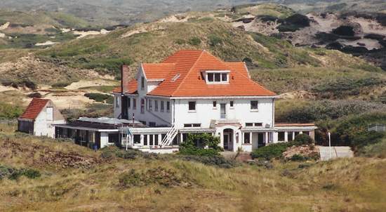 Relweg
Jozoboko aan de Relweg, (strandweg) vroeger vakantiehuis voor joodse kinderen.
Keywords: Relweg jozoboko waz