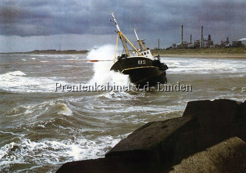 KNZHRM
stranding KW 51 op de Noordpier
Keywords: waz kw 51 boot