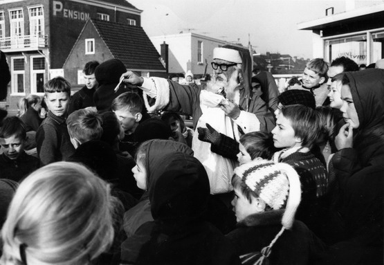 Kerstman
De Kerstman in WAZ    Foto Hans Blom
Keywords: waz kertsman