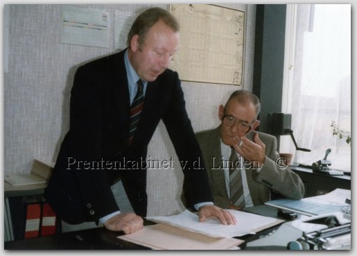 Personen
 November 1980 Dhr. C. Pepping, Dhr. w.J. van Beek    foto. J. Versteeg
Keywords: bwijk pepping van beek