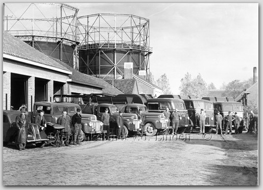 Personen
Garage Gemeentelijke Reiniging Beverwijk  1953
Keywords: bwijk garage