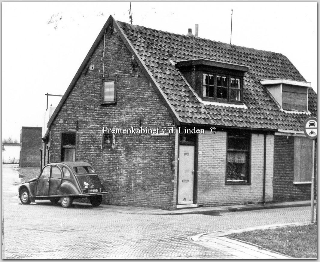 Munnikenweg
Munnikenweg hoek Jan de Visscherstr Jan 1978
Keywords: bwijk munnikenweg