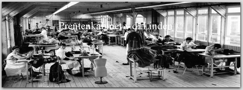 Naaiatelier Berghaus NV
Het nieuwe Naaiatelier van Berghaus NV 9 Juni 1955   Foto Hans Blom
Keywords: bewijk bedrijven