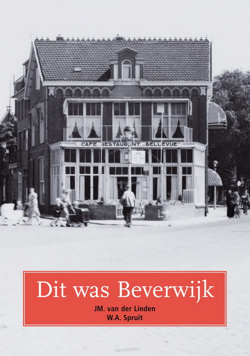 Nieuw Boek - Dit was Beverwijk
BEVERWIJK – Het eerste exemplaar van het boek ‘Dit was Beverwijk’ zal op 13 november worden uitgereikt aan de burgemeester van Beverwijk, de heer J.F.C. van Leeuwen. Het boek van Jan van der Linden (Stichting Prentenkabinet van der Linden) en Wim Spruit (auteur) telt 160 bladzijden en ruim 600 niet eerder in boekvorm gepubliceerde foto’s. 
‘Dit was Beverwijk’, uitgegeven op groot formaat en vormgegeven door Eveline Kortekaas, is min of meer het vervolg op het in 2006 door Jan van der Linden en Wim Spruit gepubliceerde boek ‘Wijk aan Zee 125 jaar badplaats’. Deze uitgave was een groot succes: de eerste druk van ruim 1.000 exemplaren was in één weekend uitverkocht en ook de tweede druk was binnen de kortste keren niet meer verkrijgbaar. Uiteindelijk verschenen er van dit boek 2.400 exemplaren. ‘Dit was Beverwijk’, dat dezelfde opzet heeft, komt uit in een oplage van 2.200 exemplaren. 

De samenstellers van het boek nemen de lezer mee naar het Beverwijk van de jaren ’50 en ’60 met af en toe een uitstapje naar een verder verleden. In zes hoofdstukken wordt de lokale geschiedenis vertelt: ‘Nijverheid en andere bedrijvigheid’, ‘Over cultuur, onderwijs en andere leuke dingen’, ‘Het rijke en arme kerkelijk leven’, ‘Een ziekenhuis en andere zorg(en)’, ‘Wonen en het buitenleven’ en ‘Ook zonder fusie naar ’n nieuw stadhuis’. 
De ontwikkeling van aardbeiendorp tot staalstad komt aan de orde, bekende en minder bekende Wijkers, van de patioscholen tot de Bisschoppelijke Kweekschool, van Brasil op Weg tot de KGIJ, van het Sint Aagtendorp tot Terpischoré en van Willem Vessies tot een serie Beverwijkse burgemeesters. Net als bij de tweede druk van het Wijk aan Zeese boek heeft ook nu weer Beverwijker Patrick Schelvis gezorgd voor een compleet persoonsnamenregister. 

Het Prentenkabinet Van der Linden, in het leven geroepen door het Wijk aan Zeese echtpaar Han van der Linden en Gré van der Linden-van der Meij, beheert een kolossale verzameling foto’s en (post)kaarten van de regio. Een deel van de kostbare collectie wordt getoond op de eigen website. Vrijwilligers van het kabinet geven ook lezingen en presentaties voor verenigingen, bedrijven, maar ook bij particulieren thuis. Het kabinet heeft inmiddels vier boeken uitgegeven. Voor publicist Wim Spruit is het inmiddels zijn zevende boek; hij en het prentenkabinet hebben concrete plannen voor boekuitgaven in 2010 en 2011. 

Voor meer informatie: www.beverwijkprentenkabinet.nl en www.spruitpr.nl



Boek ‘Dit was Beverwijk’, was te koop  voor  € 19,50.

Keywords: boeken