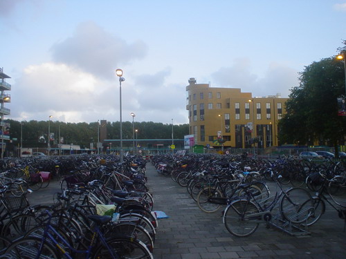 Stationsplein fietsenstalling
Keywords: bwijk Stationsplein