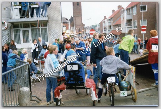Toeristenseizoen 1988
Toeristenseizoen 1988
Keywords: waz toeristenseizoen