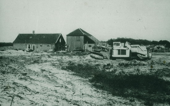 De Kaag
Boerderij in de Kaag, een tuindersgebied dat liep van Wijk aan Zee tot aan de Bankenlaan in Beverwijk.
Keywords: kaag