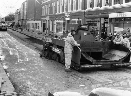 Zeestraat
Zeestraat werkzaamheden aan het wegdek   Foto Hans Blom
Keywords: bwijk zeestraat