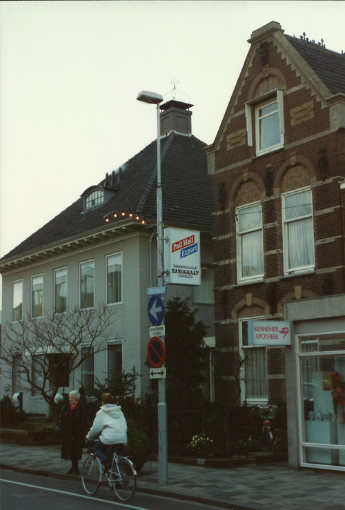 Zeestraat apotheek Kennemer december 1990
Keywords: bwijk Zeestraat
