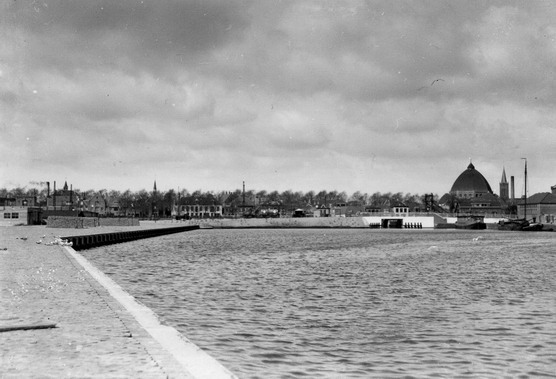 Zwaaihaven
Zwaaihaven (Pijpkade) waar nu het Pannekoekschip ligt
Keywords: bwijk zwaaihaven