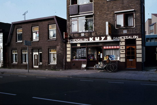 Alkmaarseweg
Alkmaarseweg: De winkel van kapper Kuys.
Keywords: bwijk Alkmaarseweg