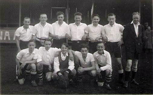 Voetbal Beverwijk 1937
Voetbalclub? 1937
Keywords: bwijk voetbal sport