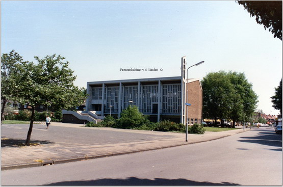 Florastraat "de Opvang" anno 1988  foto J.v.d. Linden
Florastraat "de Opvang" anno 1988  foto J.v.d. Linden
Keywords: bwijk florastraat de opvang