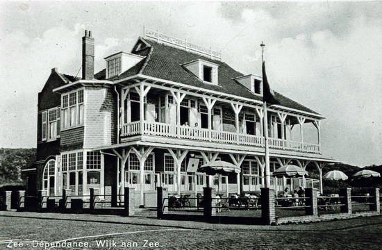 Hotel Rest. Dependance 
Hotel Rest. Dependance (van Badhotel) met uitzicht op zee. Heeft gestaan onder aan de voet van het Hoge Duin waar de trap is naar de Zwaanstraat. 
Keywords: waz Rijkert Aertsweg