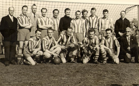 Voetbalverening Wijk aan Zee
Elftalfoto seizoen 1954-1955 Kampioen 3de klasse
Keywords: waz voetbal