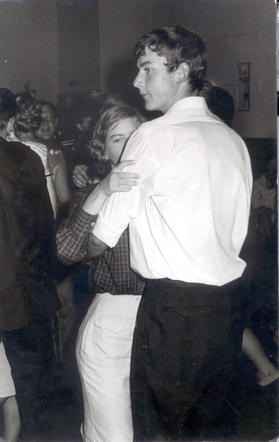 Volksfeest Wijk aan Zee - kermis
Jan vd linden met Annie Moor uit Emmahuis. 1963 in Cafe de Zon.

eigen foto
Keywords: waz Volksfeest Wijk aan Zee kermis