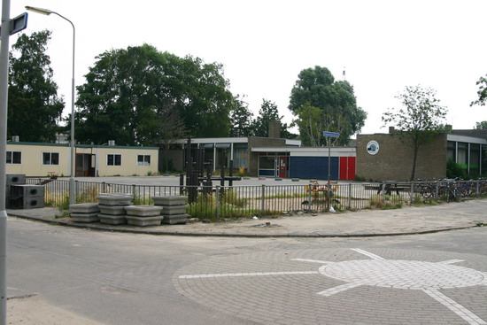 Basisschool Kompas in Beverwijk
Voorheen de Kameleon aan de Drechtstraat (2005). In 2006 gesloopt.
Keywords: kompas kameleon drechtstraat zwaansmeerstraat