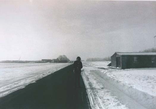 Noorderweg
Op deze foto, geschoten in de winter van 1979, zien we de schuur van boer Brantjes. Tegenwoordig vinden we hier industrieterrein.
Foto: Hans Lodewijks
Keywords: Noorderweg bwijk
