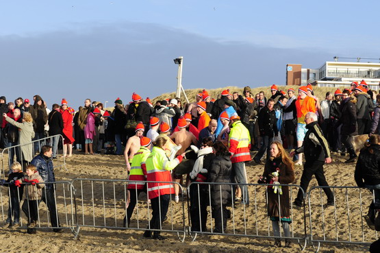 Nieuwjaarsduik 2011
Nieuwjaarsduik 2011
Keywords: waz Nieuwjaarsduik 2011