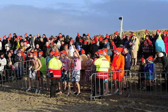 Nieuwjaarsduik 2011
Nieuwjaarsduik 2011
Keywords: waz Nieuwjaarsduik 2011