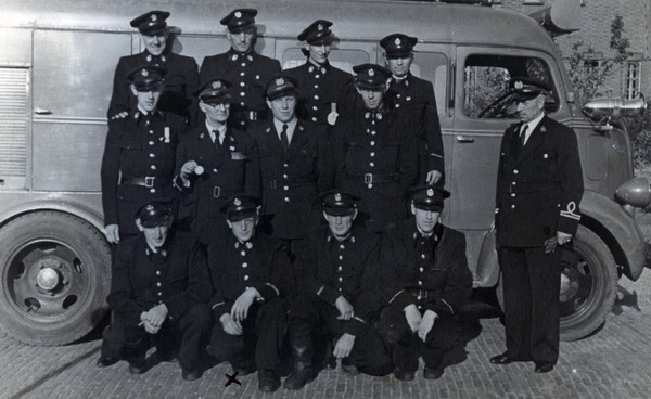 Jan Steijn
Brandweer wedstrijden in bussum 1942

foto Joke Klinker - Steijn
Keywords: bwijk steijn