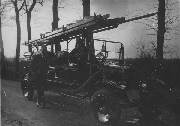 Jan Steijn 
Zeer oude brandweer (ladderwagen) auto.

foto Joke Klinker - Steijn
Keywords: bwijk steijn
