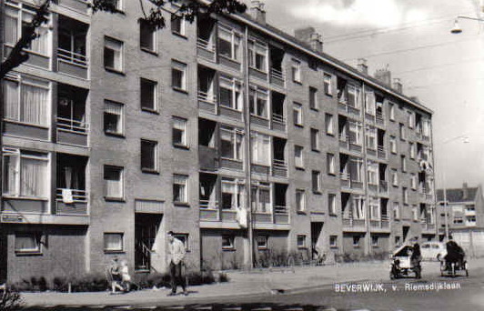 Van Riemsdijklaan
Deze flat is gesloopt om plaats te maken voor nieuwbouw.
Keywords: bwijk Van Riemsdijklaan