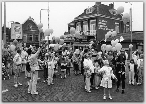 waz feest 30 Juli 1984 Foto Henk_Honing
waz feest 30 Juli 1984 Foto Henk_Honing
Keywords: waz feest